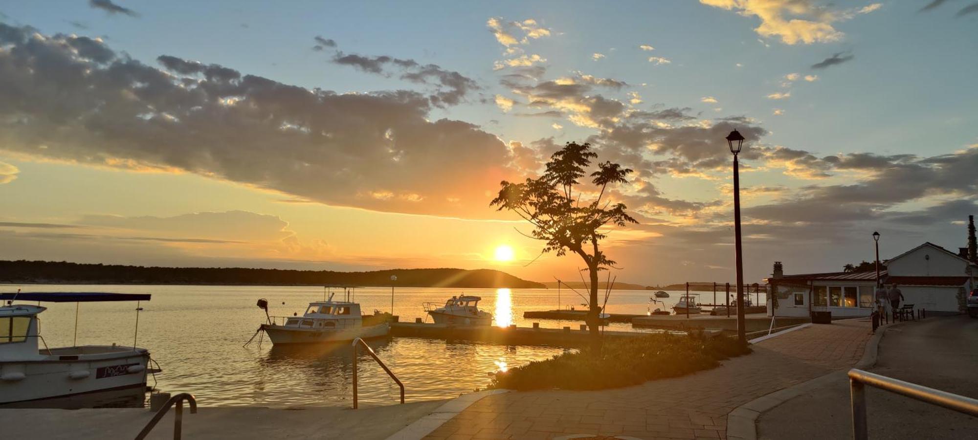 Apartmani Katarina Barbat na Rabu Luaran gambar